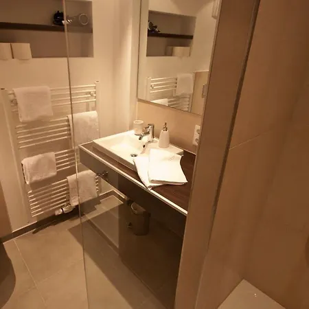 Boardinghouse מלון דירות 4*